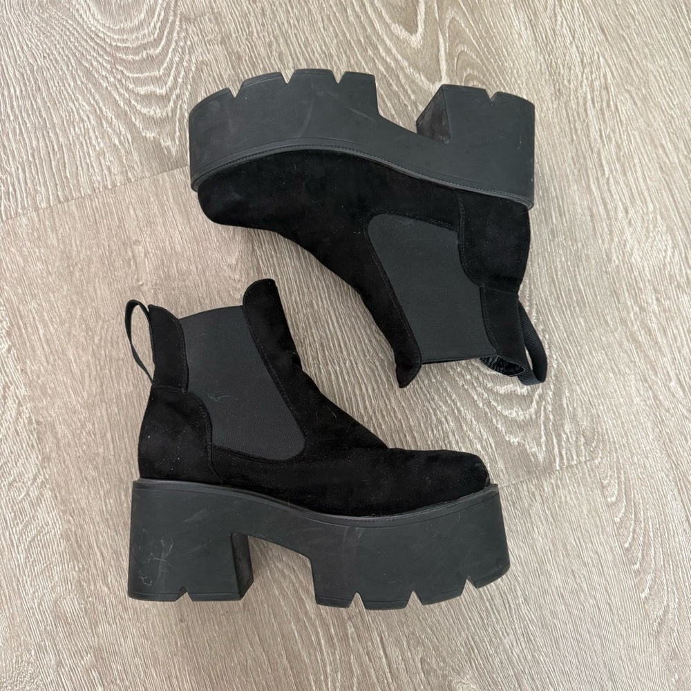 La Moda -Tough Love Chunky Platform Ankle Boots